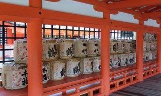 宮島厳島神社境内の酒樽